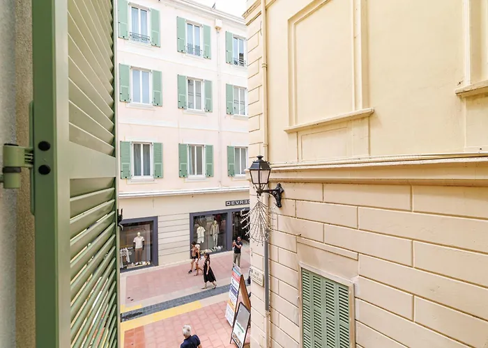 Апартаменты Palais De La Rose 3 *